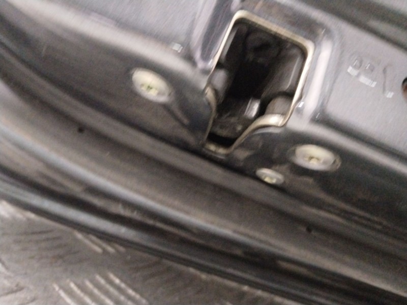 Recambio de puerta trasera izquierda para hyundai i40 cab bluedrive referencia OEM IAM 770033Z300  NEGRO