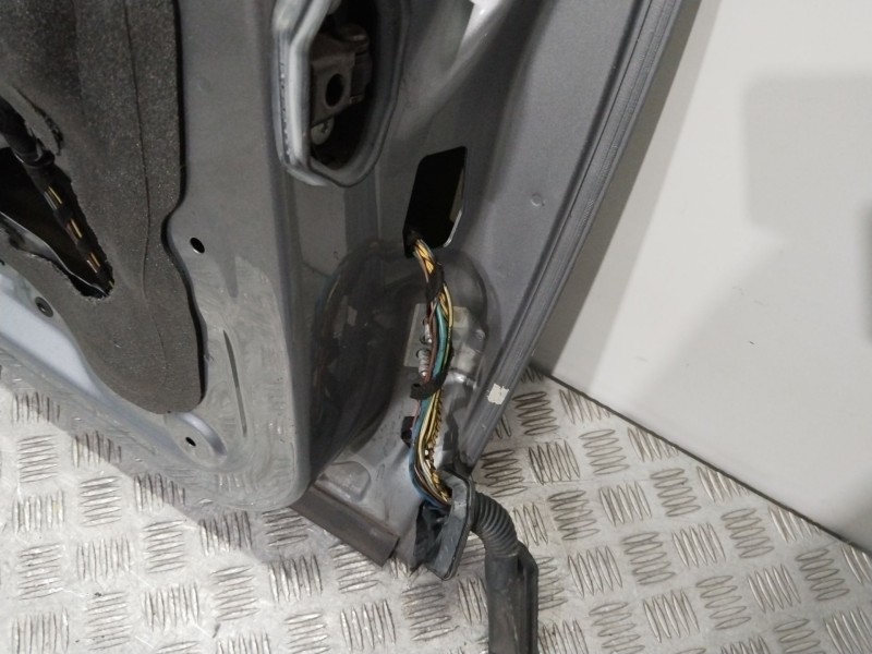 Recambio de puerta trasera izquierda para bmw x3 (e83) 3.0d referencia OEM IAM 41003449337  PLATA