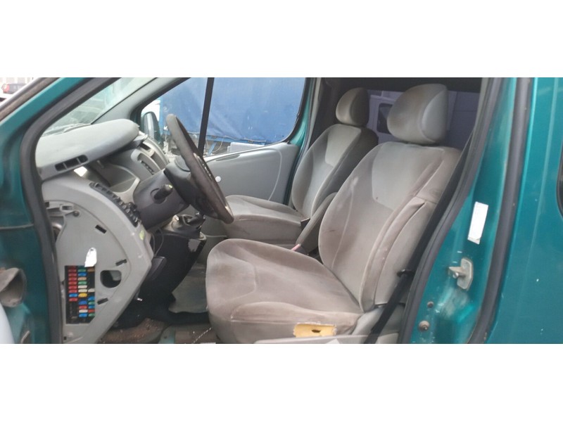 opel vivaro a autobús (x83) del año 2004