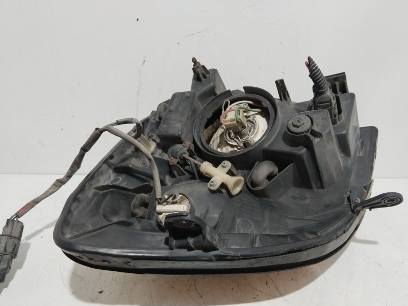 Recambio de faro derecho para hyundai h-1 furgoneta (a1) 2.5 td referencia OEM IAM 921024A620  