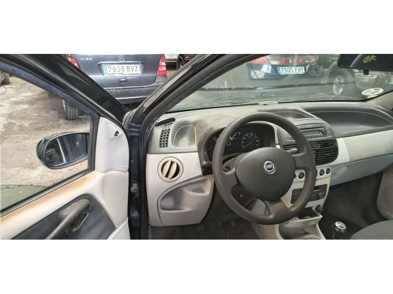 fiat punto (188_) del año 2003 fiat punto (188_) del año 2003