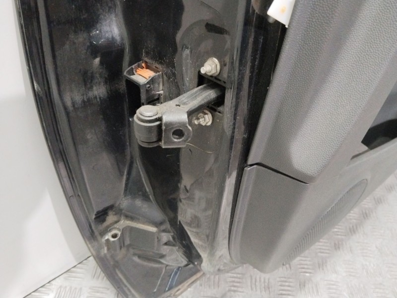 Recambio de puerta delantera derecha para opel zafira b cosmo referencia OEM IAM 13203014  NEGRO