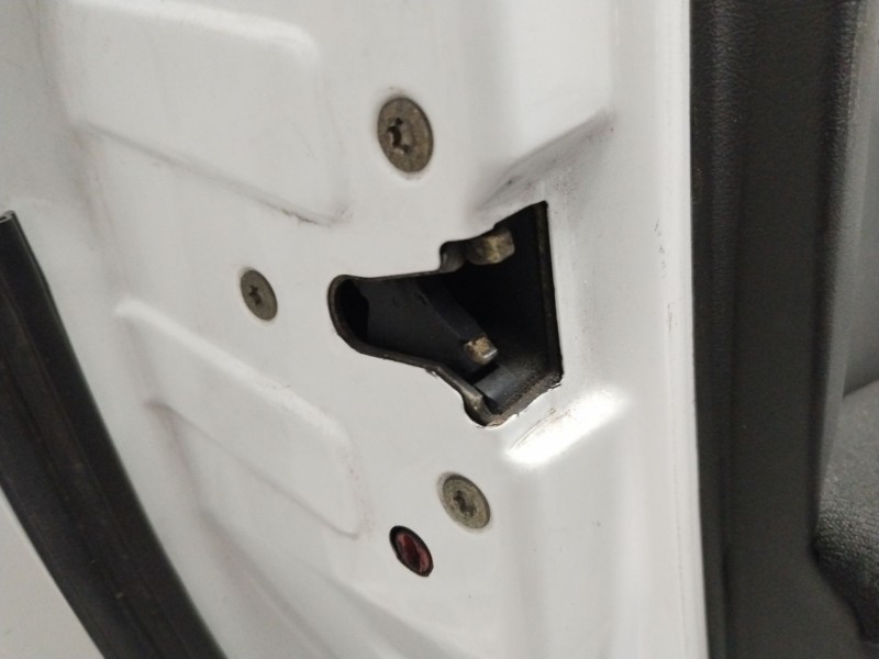 Recambio de puerta trasera izquierda para peugeot 307 break/sw (s2) sw referencia OEM IAM 9006E8 BLANCA 