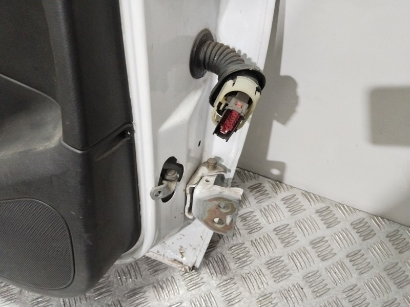 Recambio de puerta trasera izquierda para peugeot 307 break/sw (s2) sw referencia OEM IAM 9006E8 BLANCA 