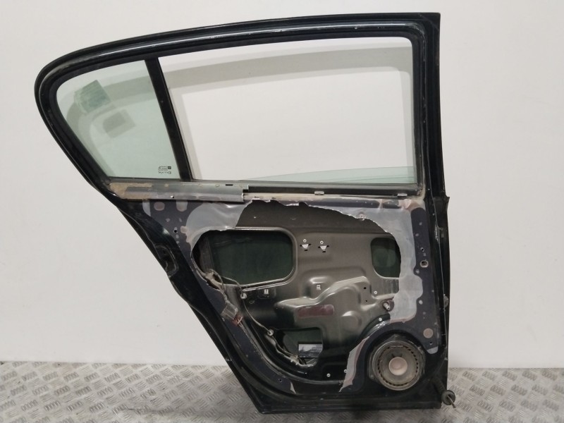 Recambio de puerta trasera izquierda para opel astra g berlina comfort referencia OEM IAM 09132037 NEGRO NEGRO