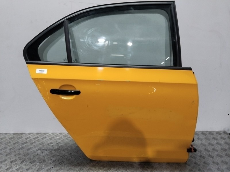 Recambio de puerta trasera derecha para seat toledo (kg3) style referencia OEM IAM 5JA833052C  AMAILLO