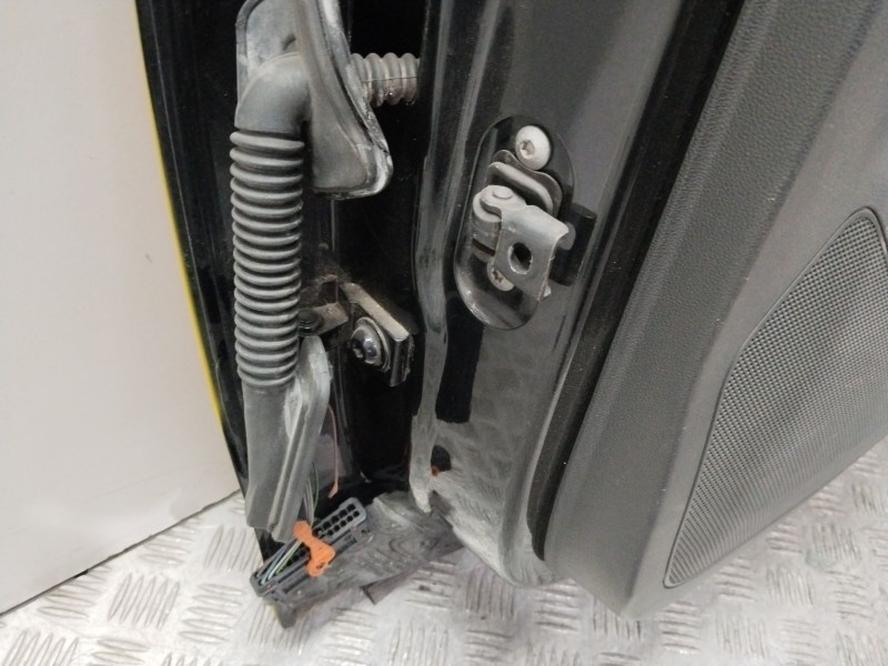 Recambio de puerta trasera derecha para seat toledo (kg3) style referencia OEM IAM 5JA833052C  AMAILLO