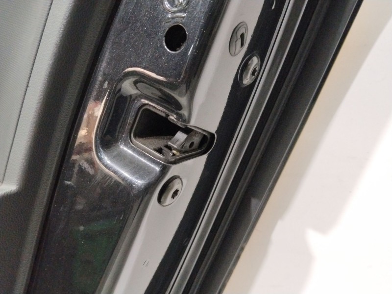 Recambio de puerta trasera derecha para seat toledo (kg3) style referencia OEM IAM 5JA833052C  AMAILLO