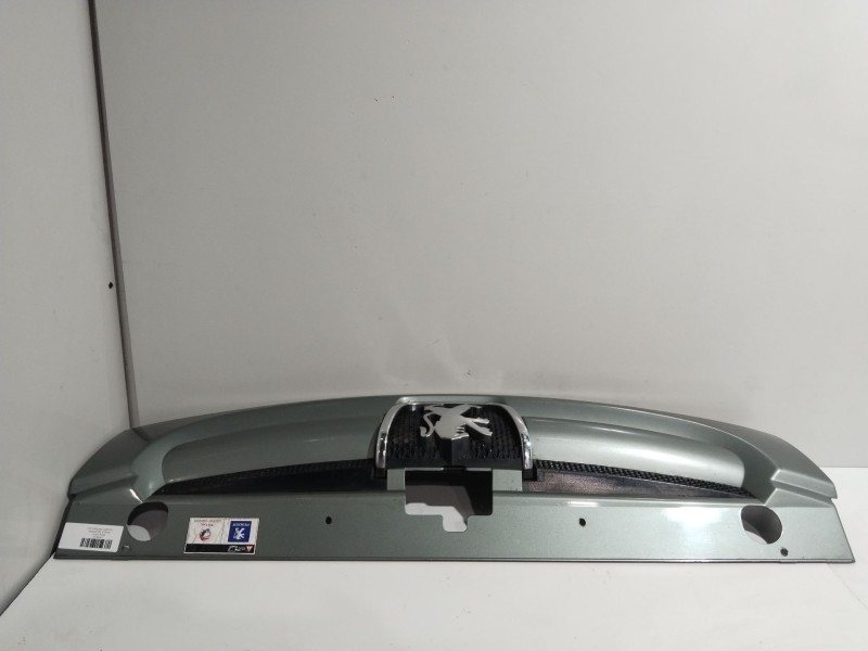 Recambio de rejilla delantera para peugeot partner (s2) combi plus referencia OEM IAM 9644758777  GRIS