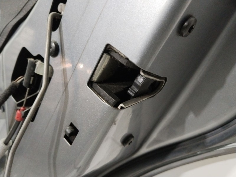 Recambio de puerta trasera derecha para bmw x3 (e83) 3.0d referencia OEM IAM 41003449338  PLATA