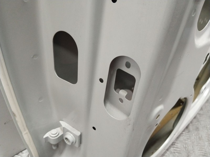 Recambio de puerta trasera derecha para skoda octavia lim. (nx3) referencia OEM IAM  5E6833312 