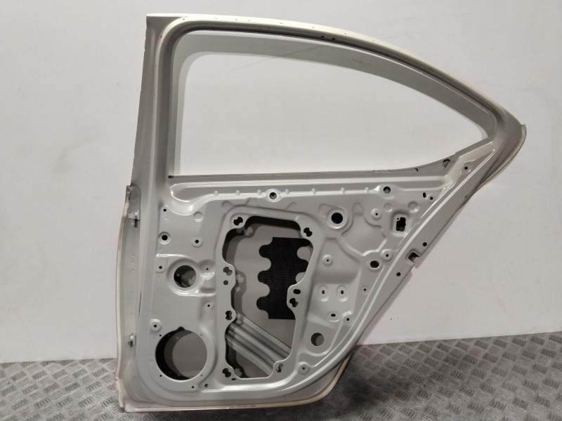 Recambio de puerta trasera derecha para skoda octavia lim. (nx3) referencia OEM IAM  5E6833312 