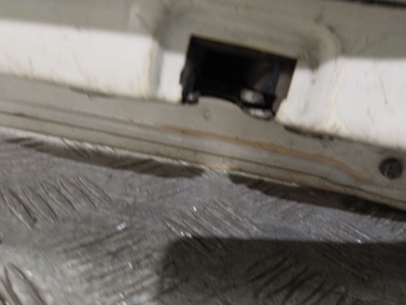 Recambio de puerta delantera izquierda para iveco daily combi 29 - l 12 combi referencia OEM IAM  BLANCA 