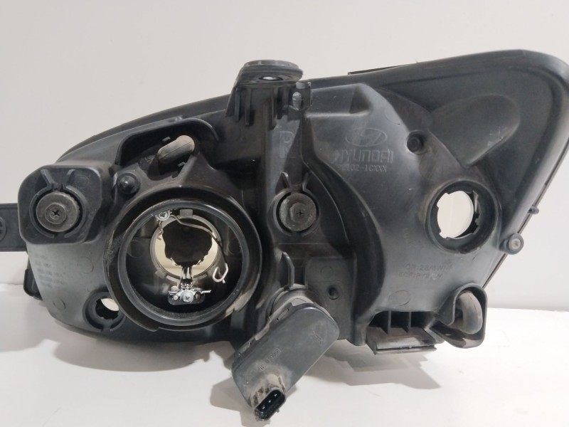 Recambio de faro derecho para hyundai getz (tb) 1.1 referencia OEM IAM 921201C010  