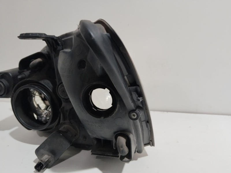 Recambio de faro derecho para hyundai getz (tb) 1.1 referencia OEM IAM 921201C010  