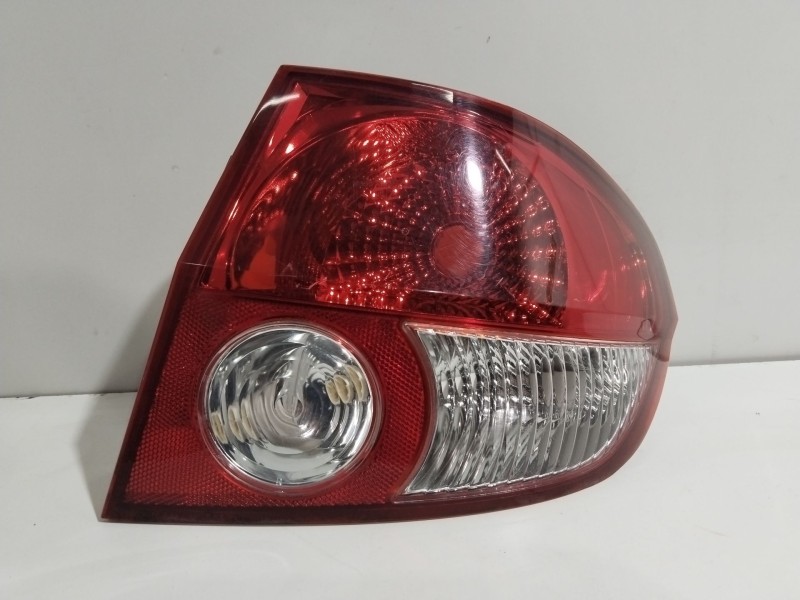 Recambio de piloto trasero derecho para hyundai getz (tb) 1.1 referencia OEM IAM 924021C010  