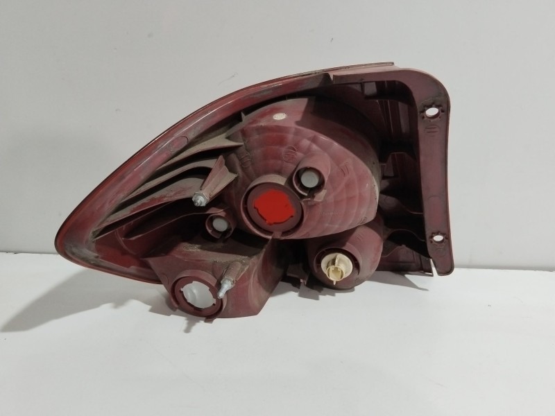 Recambio de piloto trasero derecho para hyundai getz (tb) 1.1 referencia OEM IAM 924021C010  