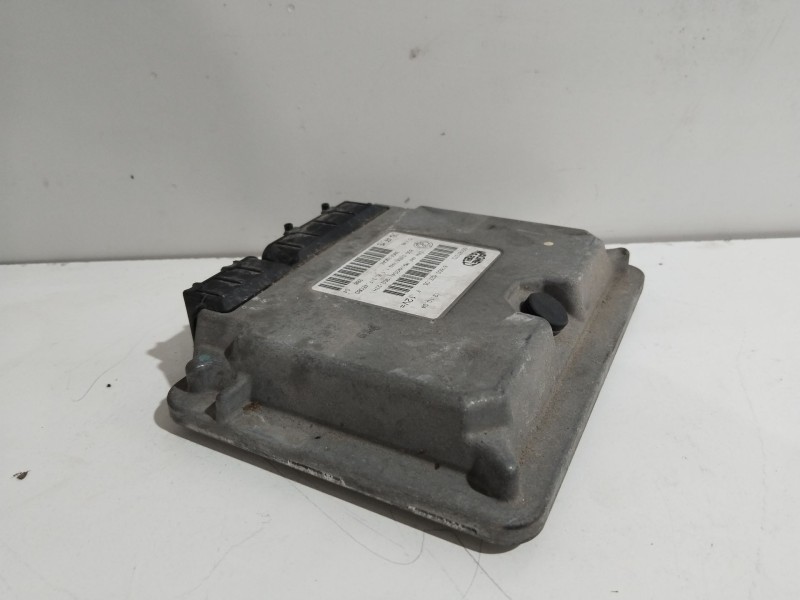 Recambio de centralita motor uce para fiat seicento / 600 (187_) 0.9 (187axa, 187axa1a) referencia OEM IAM 55187372  