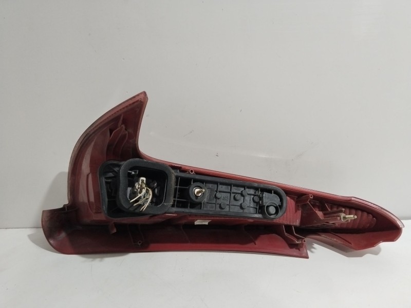 Recambio de piloto trasero derecho para peugeot 206 sw (2e/k) 1.4 hdi referencia OEM IAM 6351R4  