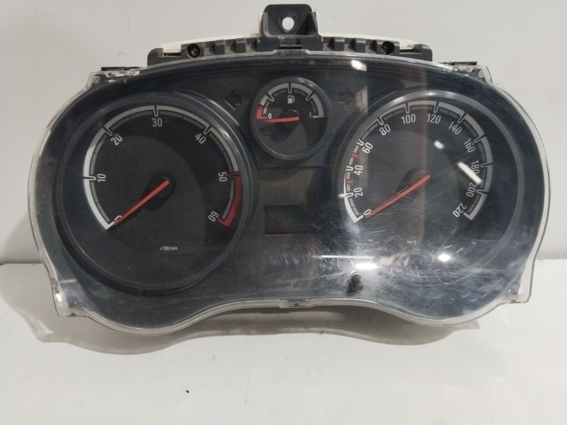 Recambio de cuadro instrumentos para opel corsa c sport referencia OEM IAM 1303304  