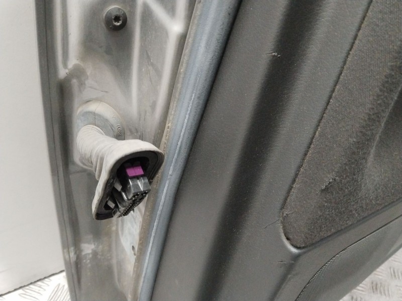 Recambio de puerta trasera derecha para audi a4 berlina (8e) referencia OEM IAM  GRIS 