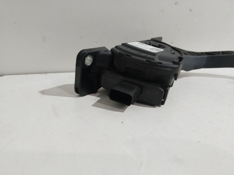 Recambio de pedal acelerador para ford transit connect monospace 1.6 tdci referencia OEM IAM 17388800  