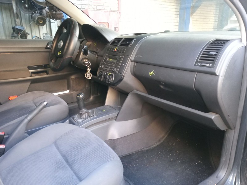 volkswagen polo iv sedán (9a4, 9a2, 9n2, 9a6) del año 2003