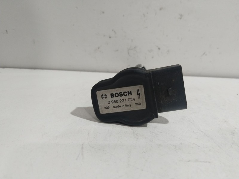 Recambio de bobina encendido para audi a4 berlina (8e) 2.0 referencia OEM IAM 0986221024  