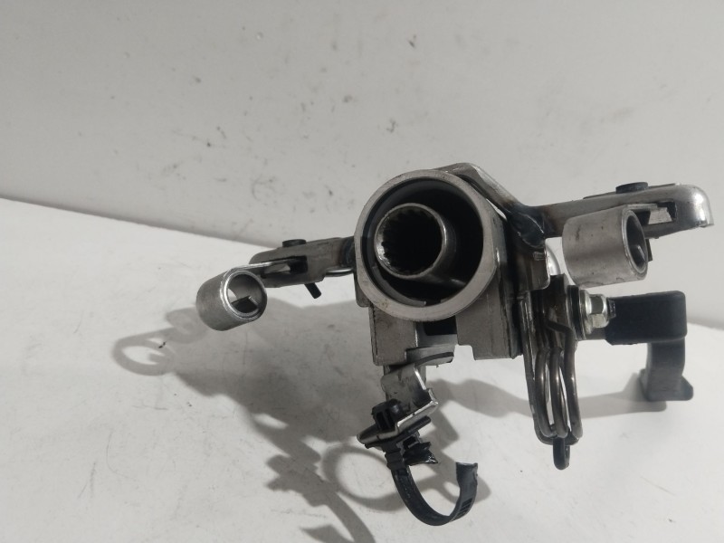 Recambio de columna direccion para hyundai i40 cab bluedrive referencia OEM IAM 563103Z170  