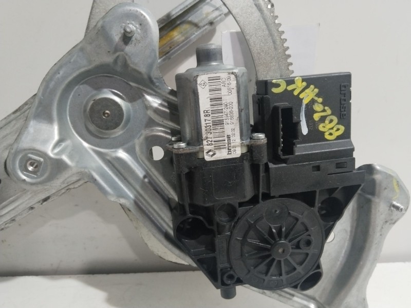 Recambio de elevalunas trasero derecho para renault scenic iii expression referencia OEM IAM 827303178R  185043