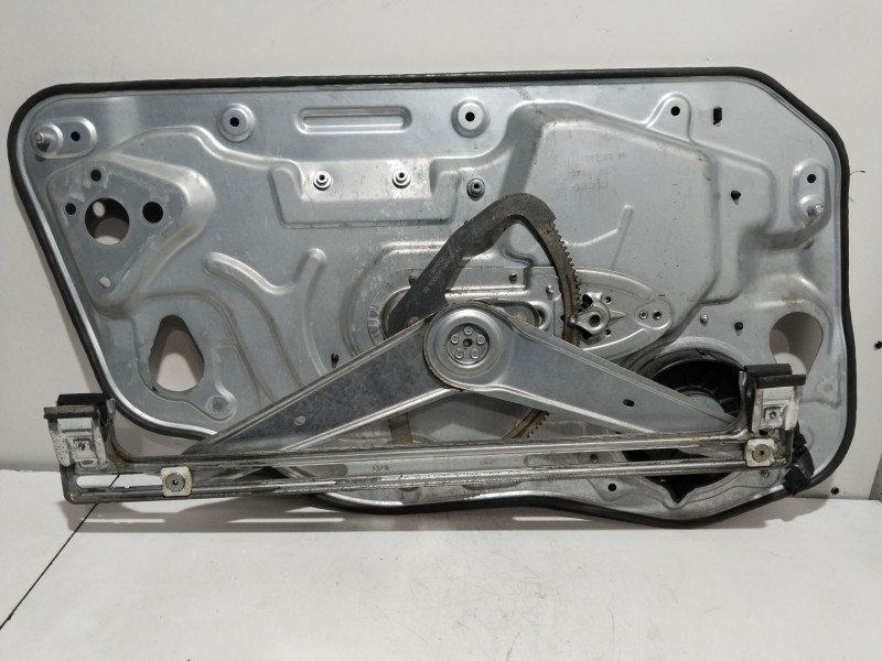 Recambio de elevalunas delantero derecho para volvo v50 familiar 1.8 kinetic referencia OEM IAM 8679081  