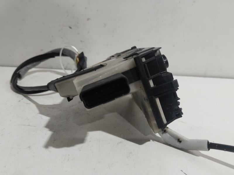 Recambio de cerradura puerta delantera derecha para peugeot 208 access referencia OEM IAM 9688079280  