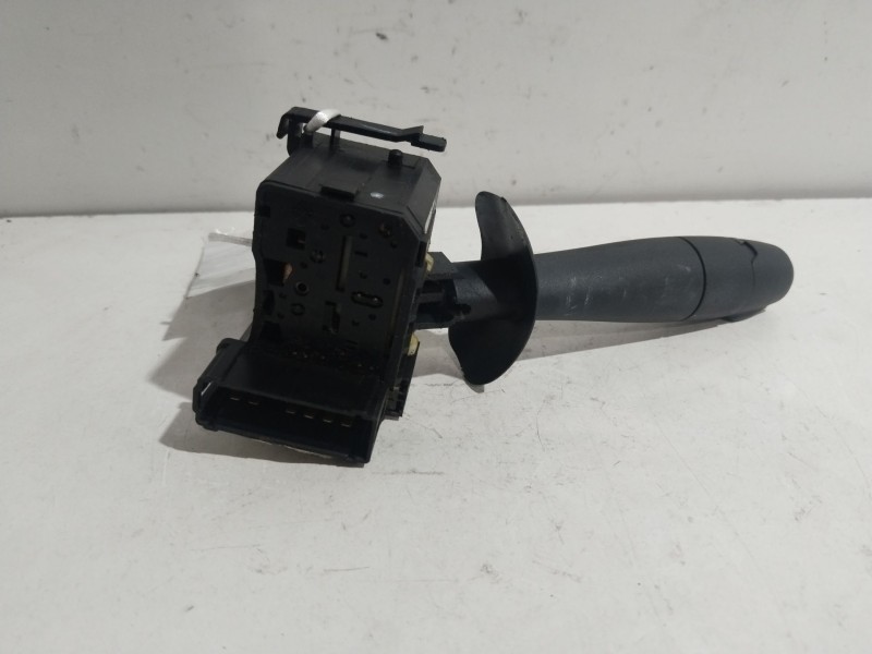Recambio de mando intermitentes para renault trafic furgón l1h1 2,7t referencia OEM IAM 8200878342   Recambio de mando intermitentes para renault trafic furgón l1h1 2,7t referencia OEM IAM 8200878342