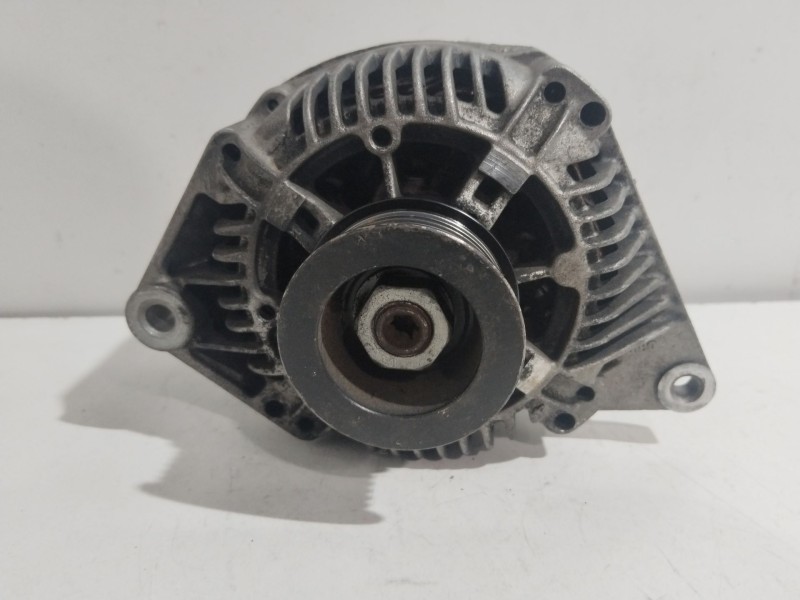 Recambio de alternador para volvo s40 berlina td referencia OEM IAM 7700424582  