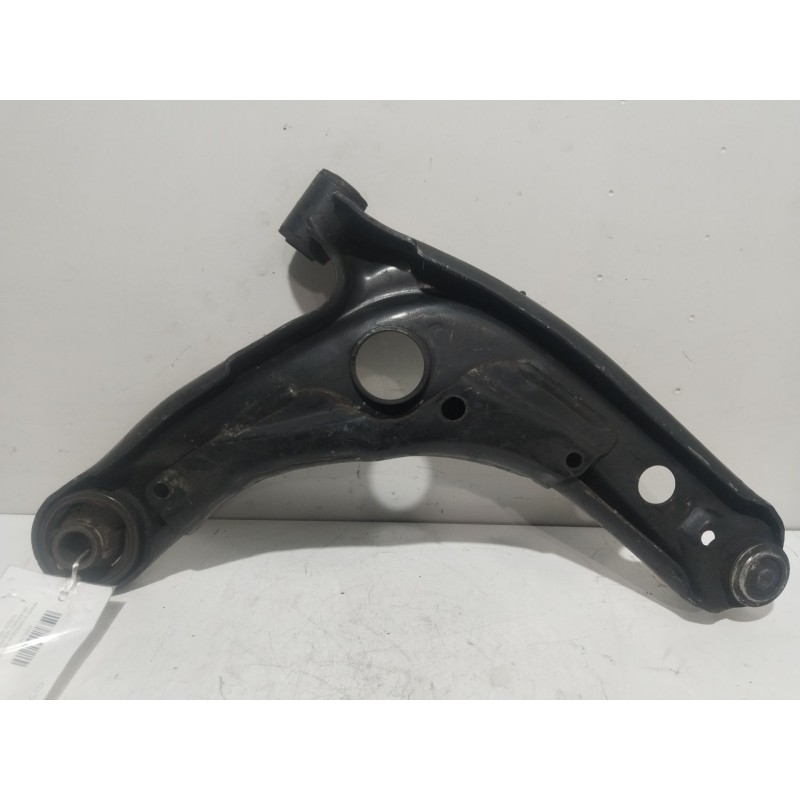 Recambio de brazo suspension inferior delantero izquierdo para toyota yaris hybrid active referencia OEM IAM   