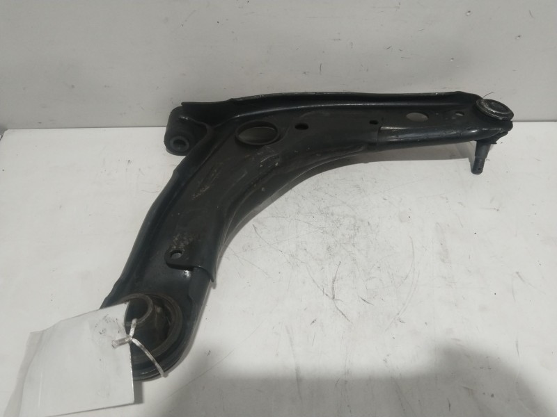 Recambio de brazo suspension inferior delantero izquierdo para toyota yaris hybrid active referencia OEM IAM   