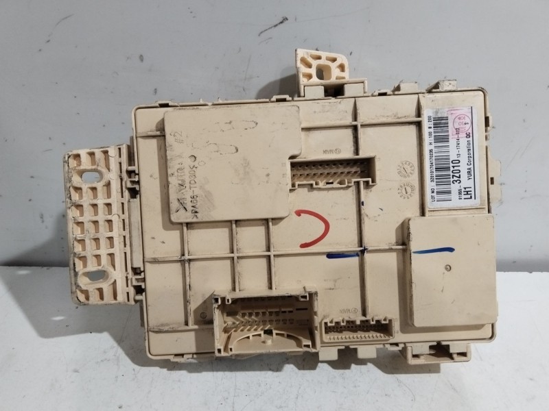 Recambio de caja reles / fusibles para hyundai i40 cab bluedrive referencia OEM IAM 919553Z010  