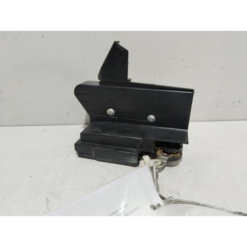 Recambio de cerradura puerta trasera derecha para dacia sandero ambiance referencia OEM IAM 825022281R  