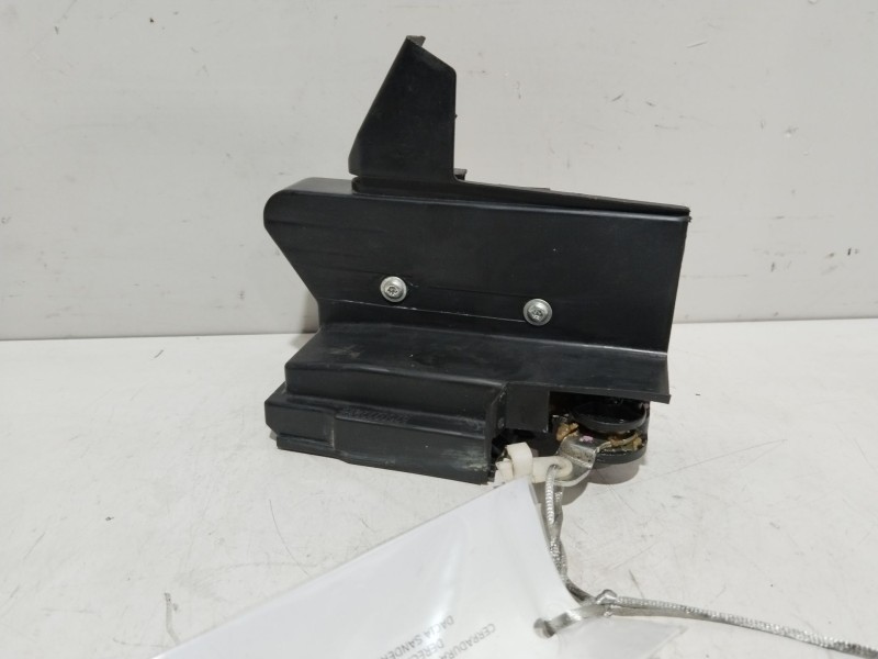 Recambio de cerradura puerta trasera derecha para dacia sandero ambiance referencia OEM IAM 825022281R  