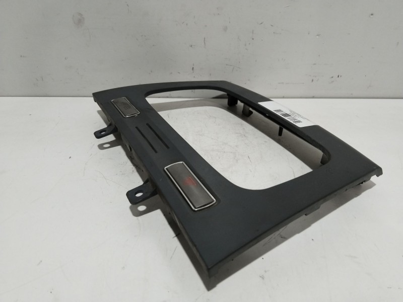 Recambio de consola central para ford tourneo connect 1.8 tdci /tddi /di referencia OEM IAM 9T1618835  