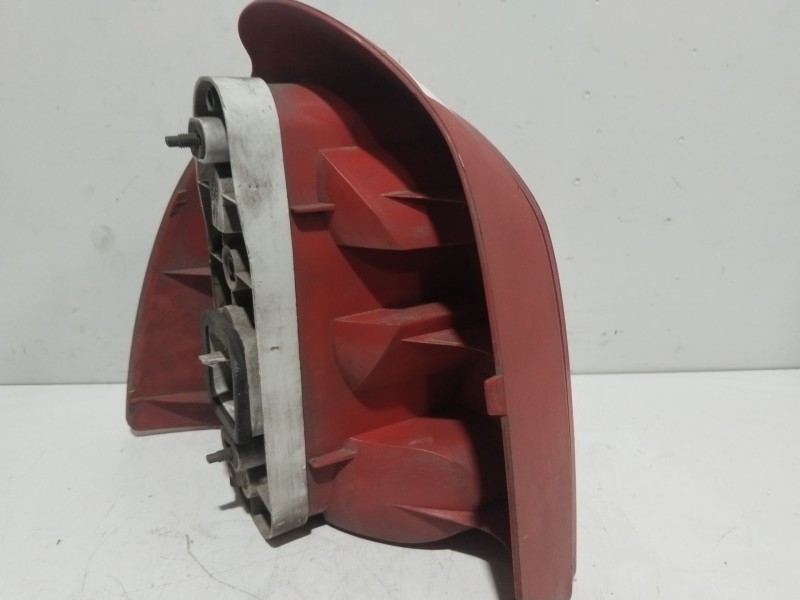 Recambio de piloto trasero derecho para renault twingo (co6) 1.2 referencia OEM IAM 7700426320  