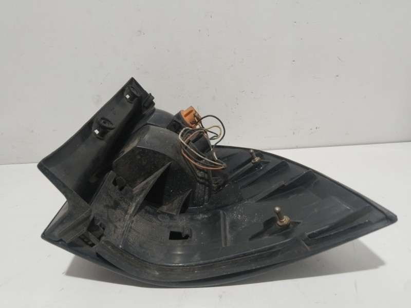 Recambio de piloto trasero izquierdo para saab 9-5 berlina 2.0 t linear referencia OEM IAM 4564456  