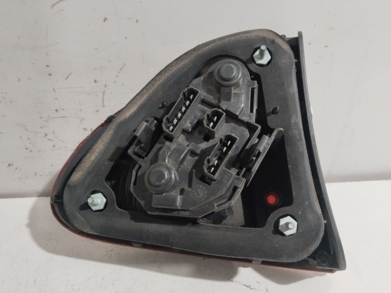 Recambio de piloto trasero derecho para seat leon (1m1) signo referencia OEM IAM 1M6945112FKZ   Recambio de piloto trasero derecho para seat leon (1m1) signo referencia OEM IAM 1M6945112FKZ
