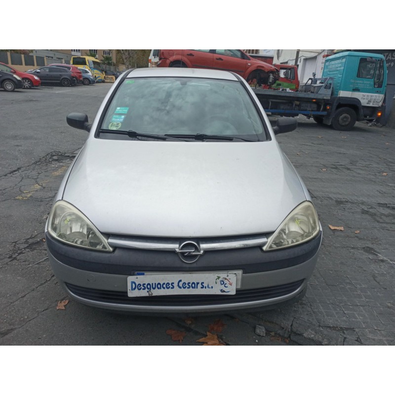 opel corsa c (x01) del año 2002