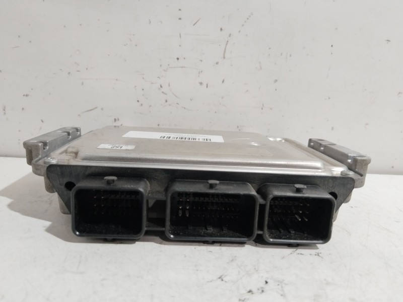 Recambio de centralita motor uce para citroën c4 berlina collection referencia OEM IAM 0281012985  