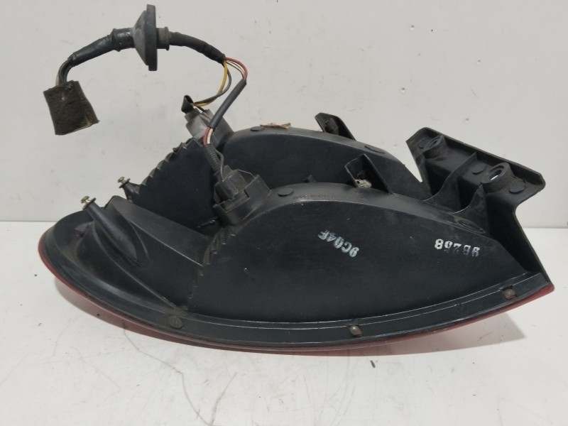 Recambio de piloto trasero derecho para daewoo lanos 1.5 cat referencia OEM IAM 96304619  