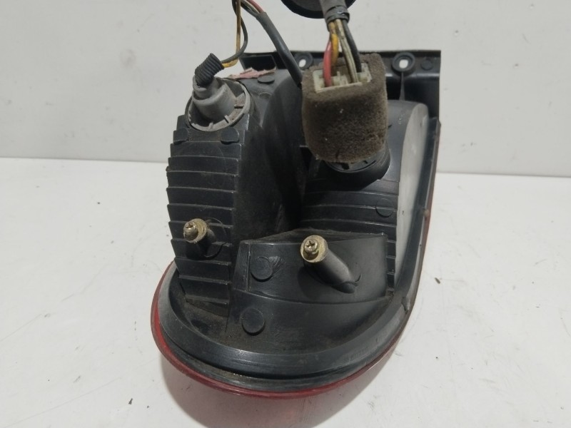 Recambio de piloto trasero derecho para daewoo lanos 1.5 cat referencia OEM IAM 96304619  