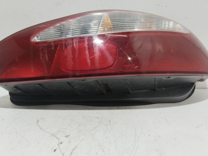 Recambio de piloto trasero derecho para hyundai coupe i (rd) 1.6 16v referencia OEM IAM 9240227020  