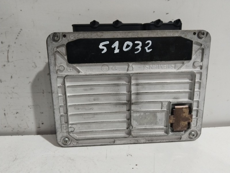 Recambio de centralita motor uce para volkswagen golf iv (1j1) 1.6 referencia OEM IAM 06A906019AK  