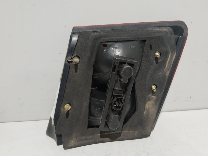 Recambio de piloto porton trasero izquierdo para saab 9-5 sedán 2.0 t e ecopower referencia OEM IAM 4677019  